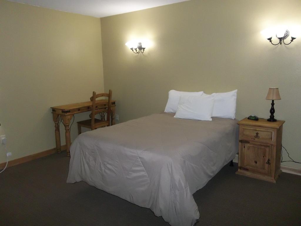 Knights Inn Pearsall Zimmer foto