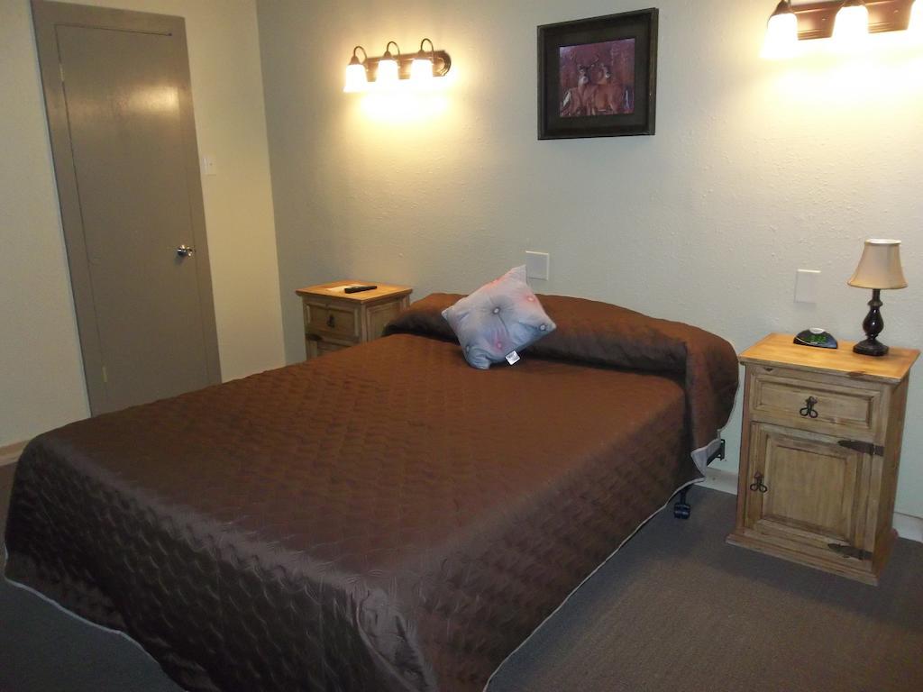 Knights Inn Pearsall Zimmer foto
