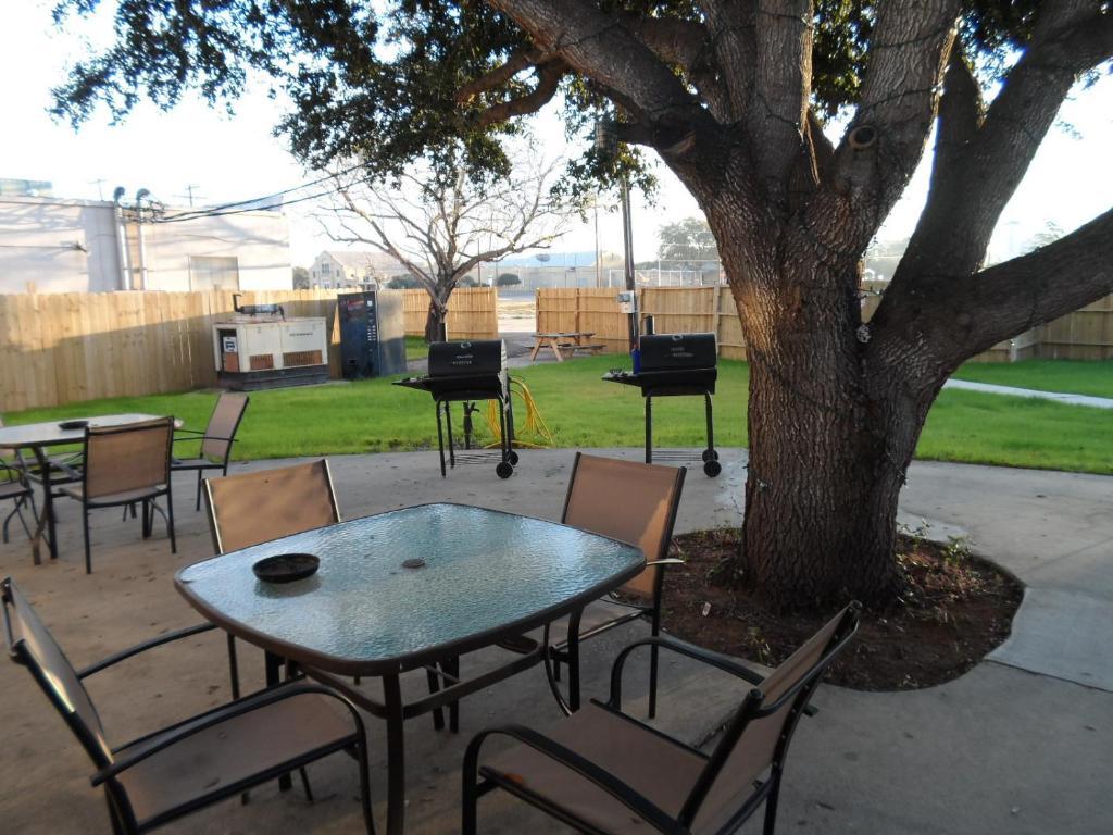 Knights Inn Pearsall Exterior foto